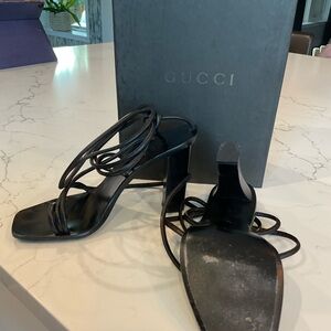 Gucci size 6 excellent condition black 4” heels very sexy